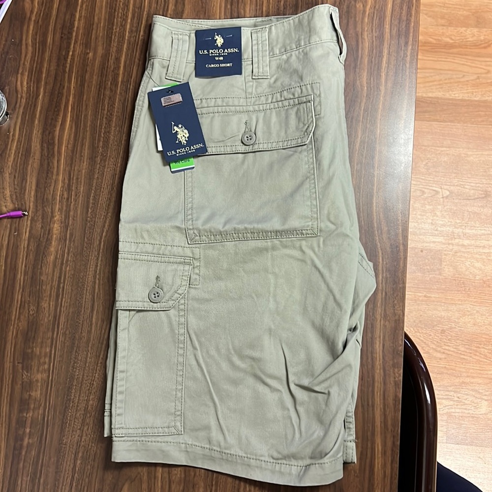 NWT men’s US Polo Assn khaki cargo shorts size 40